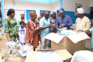 Lire la suite à propos de l’article Chakira Salami dote en équipements le grand hôpital de Porto-Novo